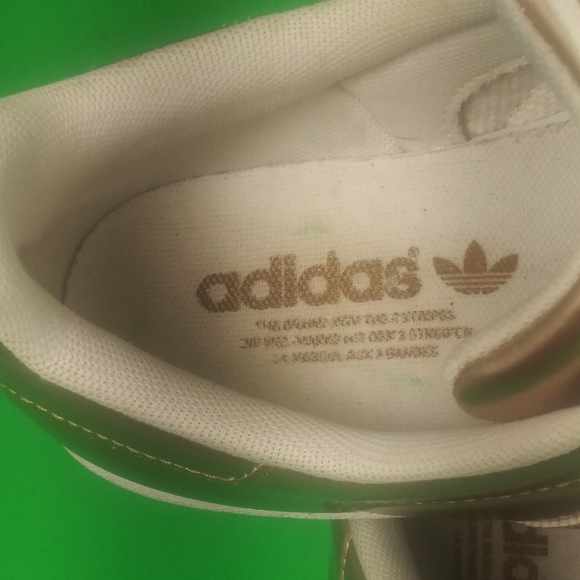 Adidas Women's Shell Toe sneakers Disney satin hat - Picture 8 of 8